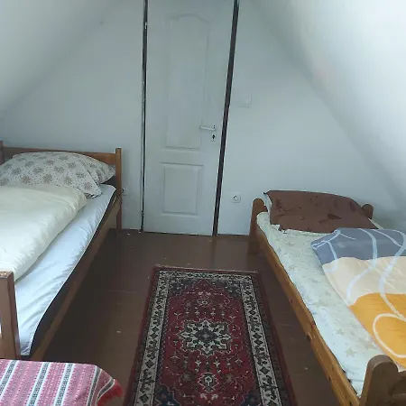 Hétvégi ház Malom-tavi Vendeghaz *